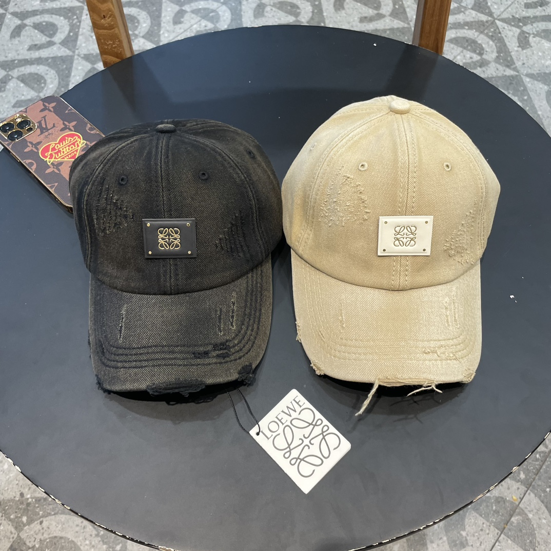 NO:202023,Loewe ~ New baseball cap, simple and classic logo, super texture, exquisite big brand style, essential artifact of goddess, couple style hat, fisherman hat, baseball cap knit hat, hat, loewe, loewe, espadrilles, hats19860909罗意威Loewe～新款棒球帽,简约经典logo,质感超级赞,精致大牌范,女神必备神器,情侣款 帽子渔夫帽棒球帽针织帽,帽子,loewe,loewe,espadrilles,hats,hat