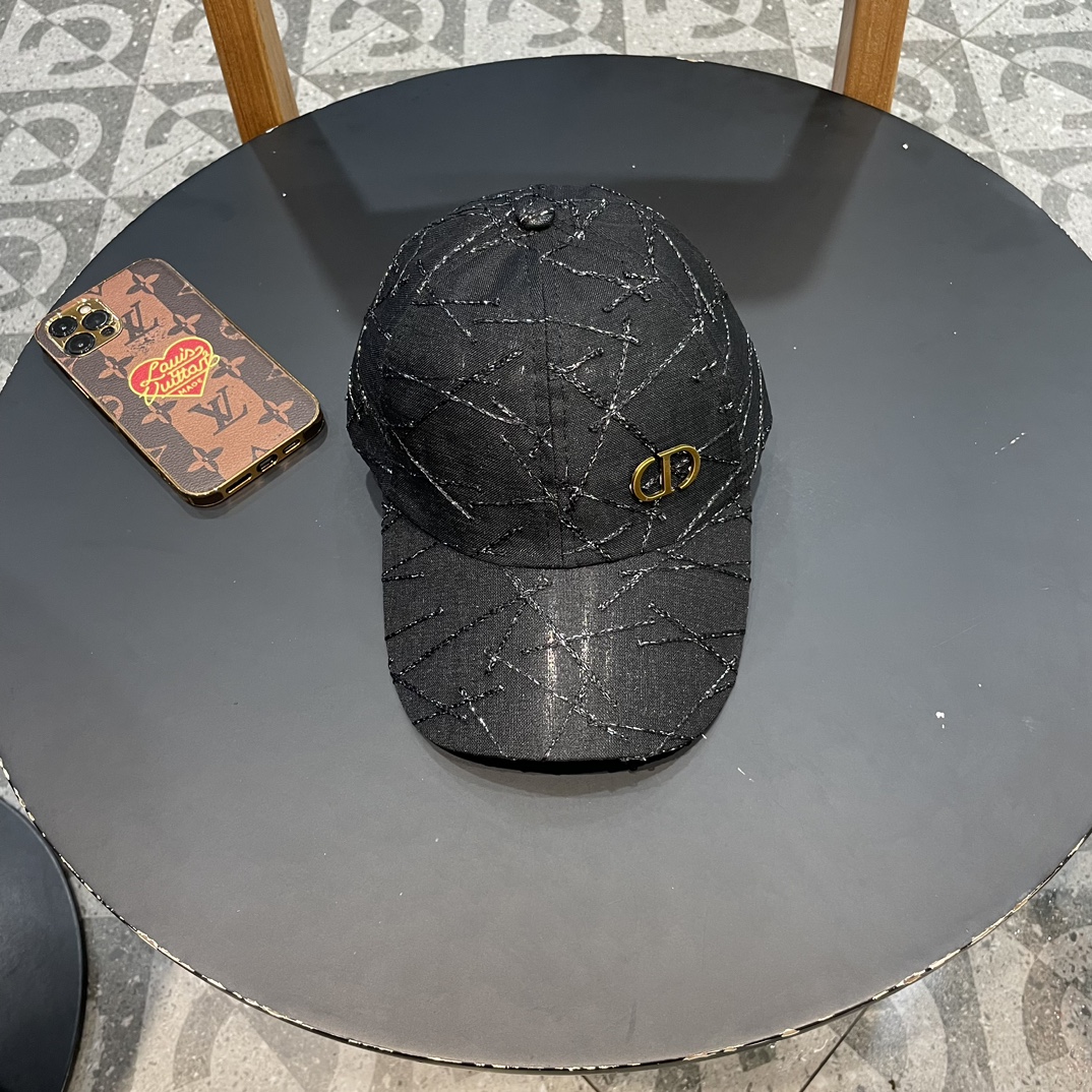 NO:202947,Dior's new presbyterian baseball cap, super socialite, hit this season!  Material: Cotton Head Circle: 57cm Hat Fisherman's Hat Baseball Hat Knitted Hat, Hats, Dior, Dior, espadrilles, hats19860909Dior迪奥新款老花字母棒球帽 超名媛 本季爆款！ 材质:棉 头围:57cm帽子渔夫帽棒球帽针织帽,帽子,dior,dior,espadrilles,hats,hat