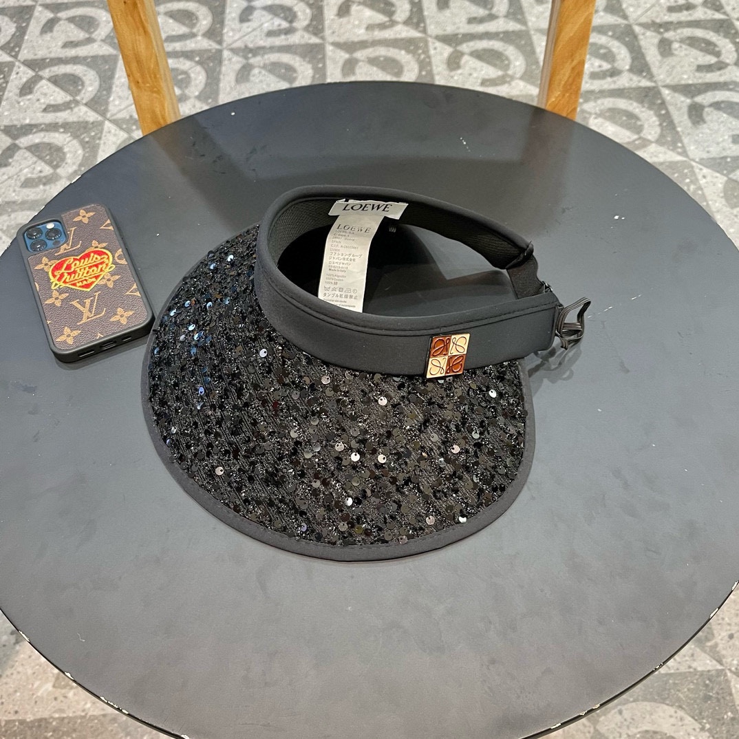 NO:202965,Loewe's new summer topless duck tongue sequins rhinestone empty top hat women's beach sun protection sun protection UV sun hat fisherman hat baseball hat knit hat, hat, loewe, espadrilles, hats19860909罗意威新款夏季无顶鸭舌亮片水钻空顶帽子女沙滩防晒遮阳防紫外线太阳帽帽子渔夫帽棒球帽针织帽,帽子,loewe,espadrilles,hats,hat