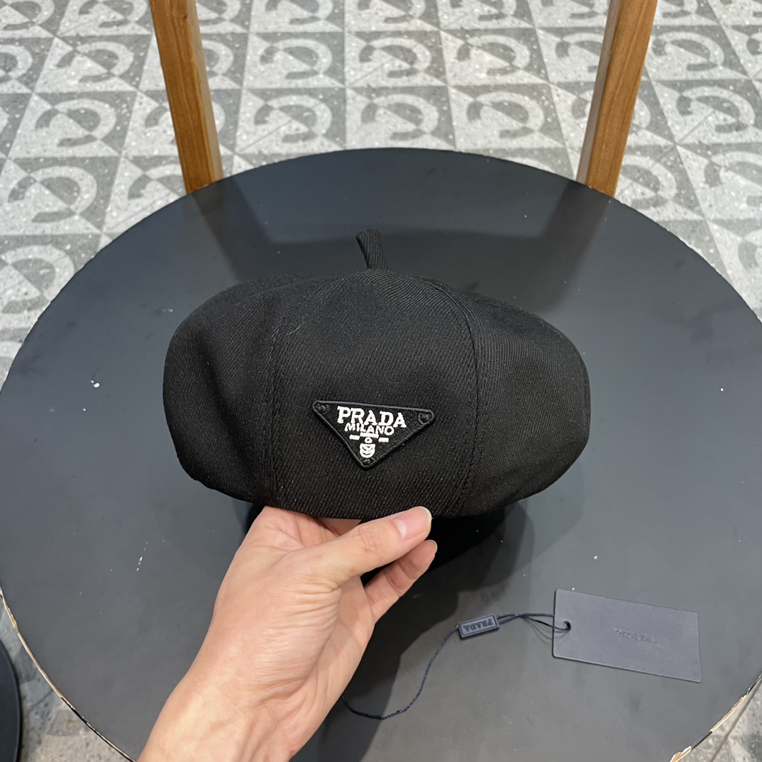 Prada Hoeden Berets Bruin Lente/herfstcollectie