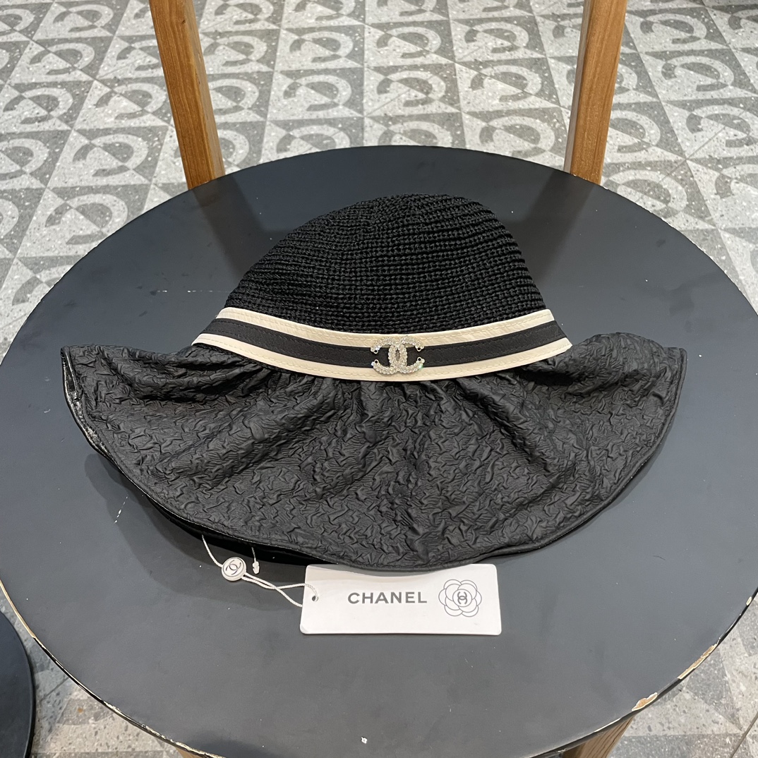 NO:203513,Chanel Chanel wrinkled large brim sun protection hollow summer fashionable and versatile sun hat women spring and autumn face covering new sun hat fisherman hat baseball hat knit hat, hat, chanel, chanel, espadrilles, hats19860909香奈儿Chanel压皱大檐防晒镂空夏洋气时尚百搭遮阳帽子女春秋季遮脸新款太阳帽帽子渔夫帽棒球帽针织帽,帽子,chanel,chanel,espadrilles,hats,hat