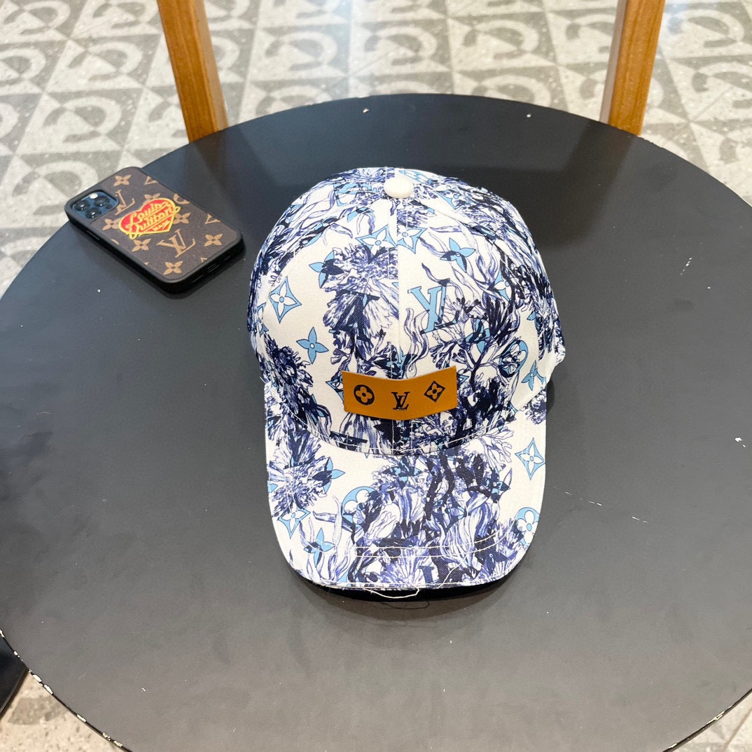 NO:204404,LV Louis Vuitton's new original single baseball cap, LV denim graffiti fabric, super summer color scheme, refreshing and comfortable, this color is super white!  Material: denim canvas Head circumference: 57cm hat Fisherman hat Baseball hat Knitted hat, hat, louis vuitton, louis vuitton, espadrilles, hats19860909LV路易威登新款原单棒球帽,LV牛仔涂鸦面料,超夏天的色系,清爽舒适,这个颜色还超级显白呦！ 材质:牛仔帆布 头围:57cm帽子渔夫帽棒球帽针织帽,帽子,louis vuitton,louis vuitton,espadrilles,hats,hat