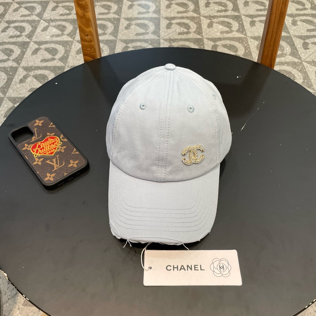 NO:206420,Chanel Chanel baseball cap, fashionable and classic style!  The style that can be worn for many years is made of cotton, which is super comfortable. All the clothes you have to match with your clothes all year round!  Hat fisherman hat baseball hat knit hat, hat, chanel, chanel, espadrilles, hats19860909香奈儿Chanel棒球帽,时尚经典款！ 可以戴N多年的款式,全棉材质,超舒适,一年四季都是陪你搭配你衣服的所有服饰！帽子渔夫帽棒球帽针织帽,帽子,chanel,chanel,espadrilles,hats,hat