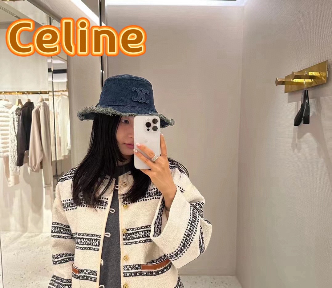 Sombrero de cubo de Celine con logo de Arco de Triunfo, versión alta, vaquero con flecos, color beige, con bordado de e…