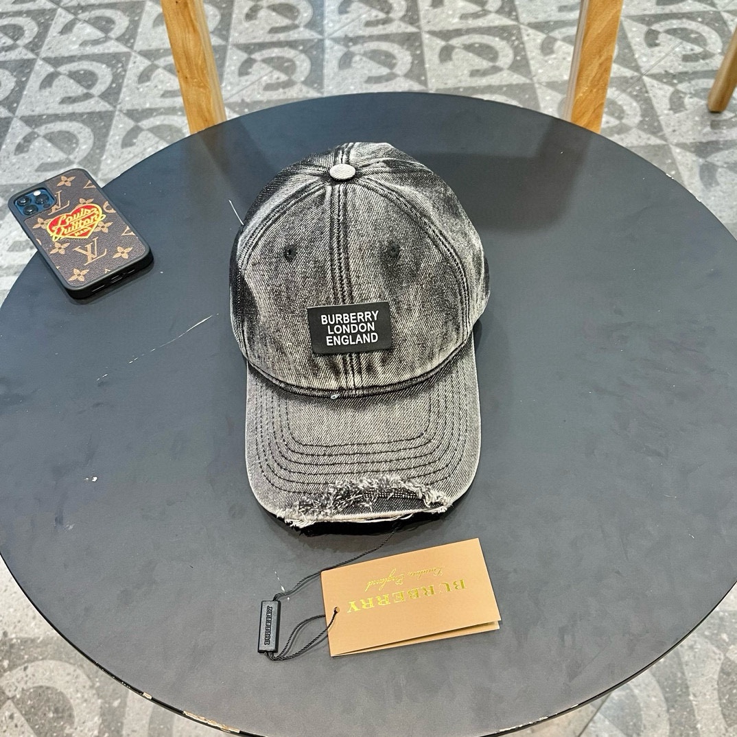 NO:207859,Burberry (Burberry) new original single denim baseball hat, hot-selling pure cotton lining, perfect style, original quality, exclusive physical shot, suitable hats for men and women, straw hats, fisherman hats, baseball hats, hats, burberry, burberry, espadrilles, hats19860909Burberry（巴宝莉）新款原单牛仔棒球帽 专柜热卖款纯棉内里,完美版型,原厂品质,独家实物拍摄,男女适用帽子草帽渔夫帽棒球帽,帽子,burberry,burberry,espadrilles,hats,hat