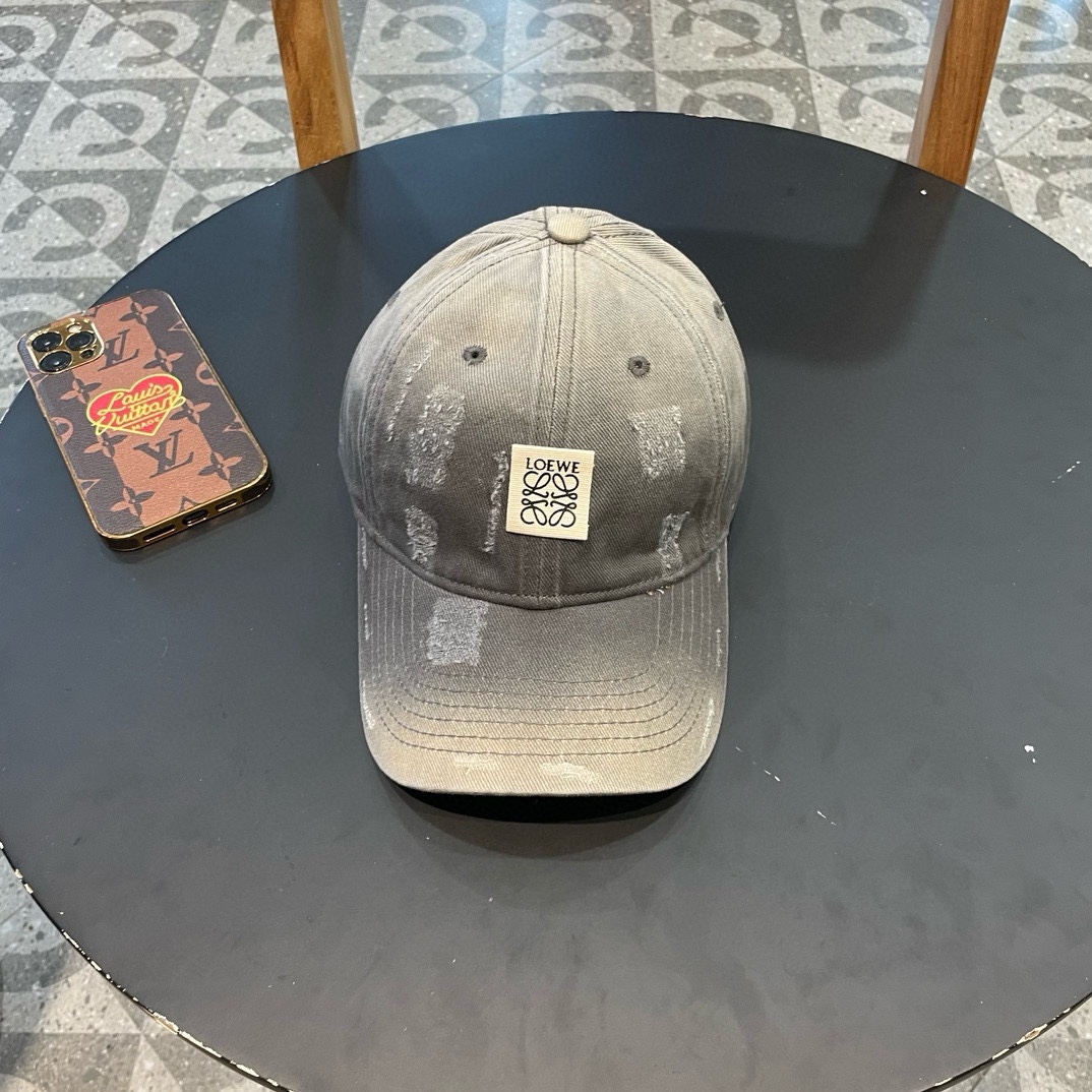 NO:207694,Loewe ~ New baseball cap, simple embroidery classic logo, super texture, exquisite big brand style, goddess must have artifact, couple hat, straw hat, fisherman hat, baseball cap, hat, loewe, loewe, espadrilles, hats19860909罗意威Loewe～新款棒球帽,简约刺绣经典logo,质感超级赞,精致大牌范,女神必备神器,情侣款帽子草帽渔夫帽棒球帽,帽子,loewe,loewe,espadrilles,hats,hat