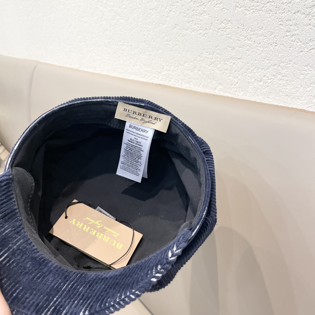   Burberry巴宝莉秋冬款南瓜帽，八角画家帽头围57cm