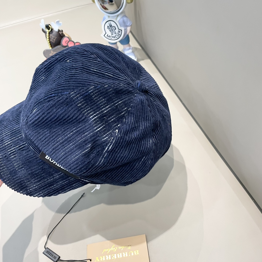   Burberry巴宝莉秋冬款南瓜帽，八角画家帽头围57cm