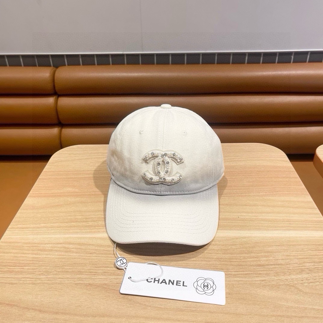 NO:208913,Chanel's new letter logo baseball cap, cool colors, different styles for women, and the first batch is shipped first!  A must-have for fragrant powder!  Hat Straw Hat Fisherman Hat Baseball Hat, Hats, Chanel, espadrilles, hats19860909香奈儿新款字母logo棒球帽,很酷的色系,女佩戴都有不同style,第一批抢先出货！香粉必入款！帽子草帽渔夫帽棒球帽,帽子,chanel,espadrilles,hats,hat