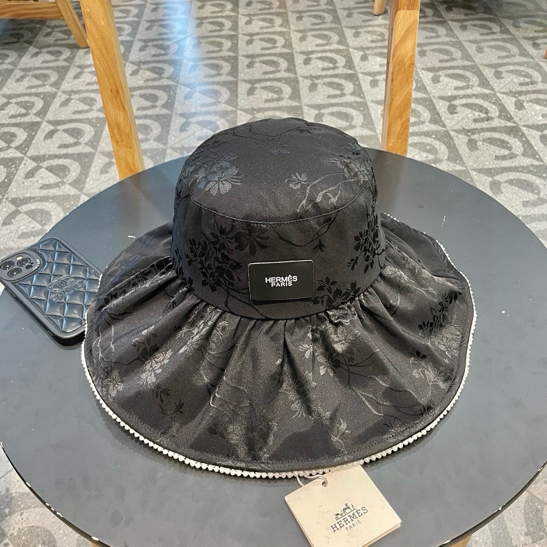 Sombrero de pescador de mujer Hermès HERMES 2024 primavera/verano nuevo estilo con perlas y ala ancha con bordado chino…