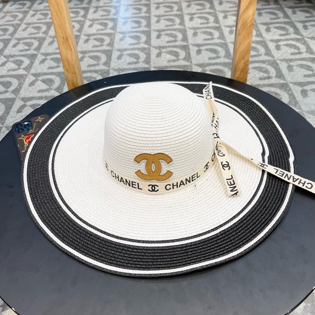 【CHANEL】Nueva gorra de paja de estilo Chanel de 2024 con colores combinados, diseño estilo Hepburn, imprescindible para…