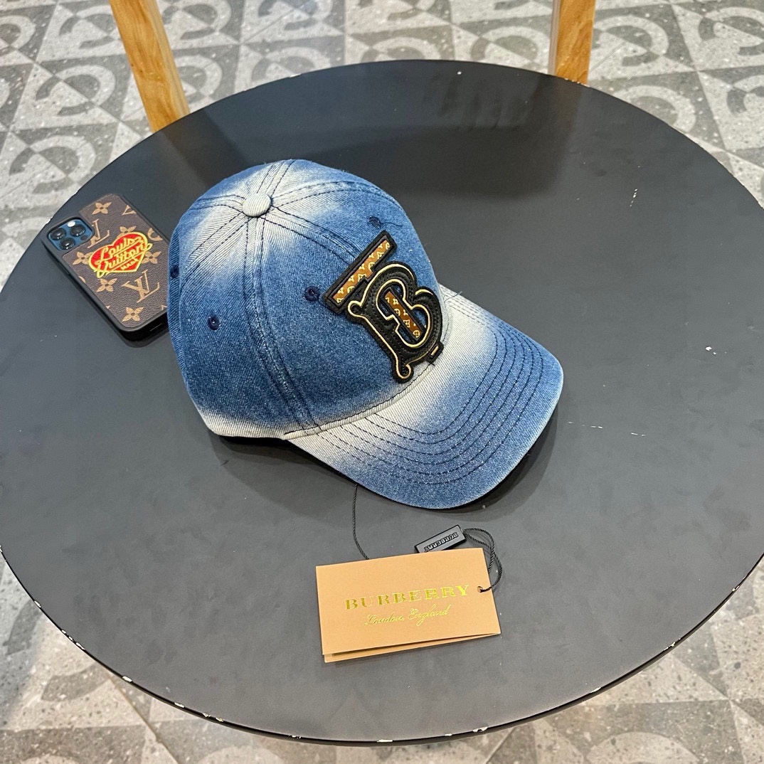 巴宝莉 2024渐变牛仔棒球帽，大牌同步，超好搭配，出货！