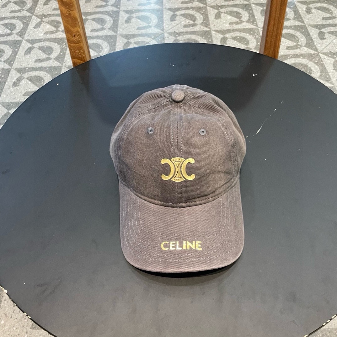 CELINE (塞琳) gorra de béisbol 🧢 Definitivamente necesitas tener una gorra así. Simple pero muy reconocible, al caminar …