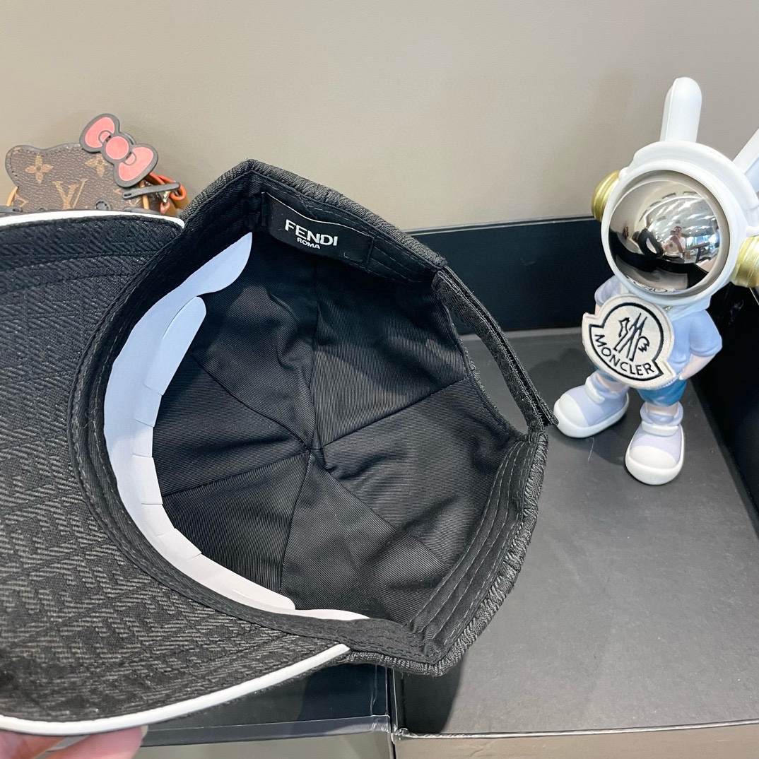  FENDI芬迪，新品棒球帽 代购版本！时尚潮流，高端做工！非一般的品质，细节看实拍哦