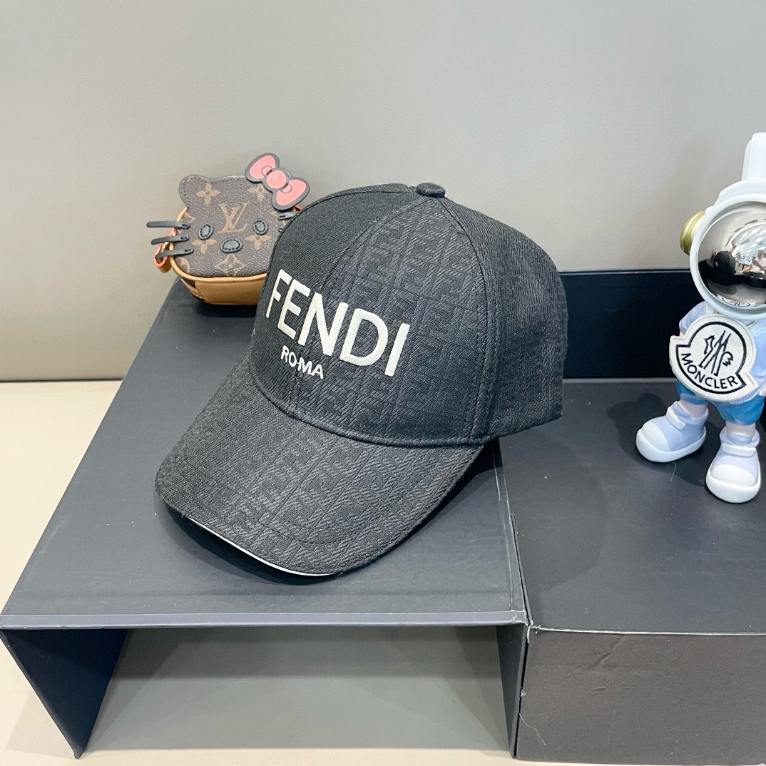  FENDI芬迪，新品棒球帽 代购版本！时尚潮流，高端做工！非一般的品质，细节看实拍哦