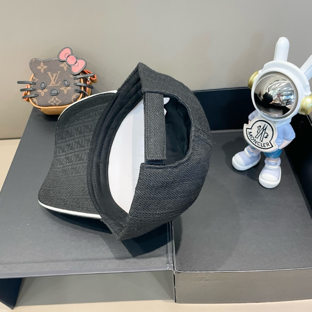  FENDI芬迪，新品棒球帽 代购版本！时尚潮流，高端做工！非一般的品质，细节看实拍哦