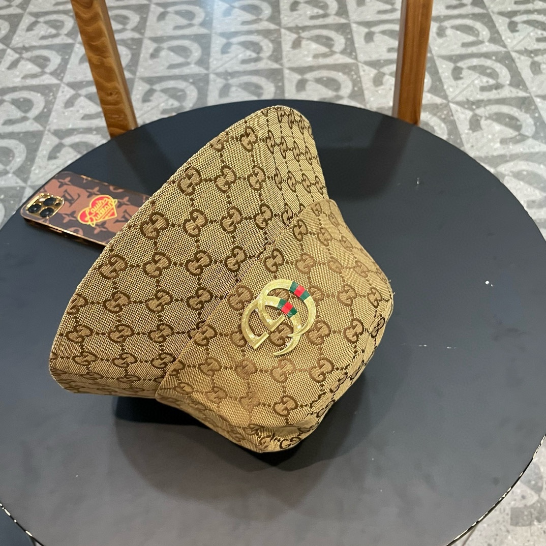   GUCCI古奇渔夫帽👒官网新品Gucci渔夫帽火爆来袭 工艺非常精美 高档大气上档次！低调奢华，方便