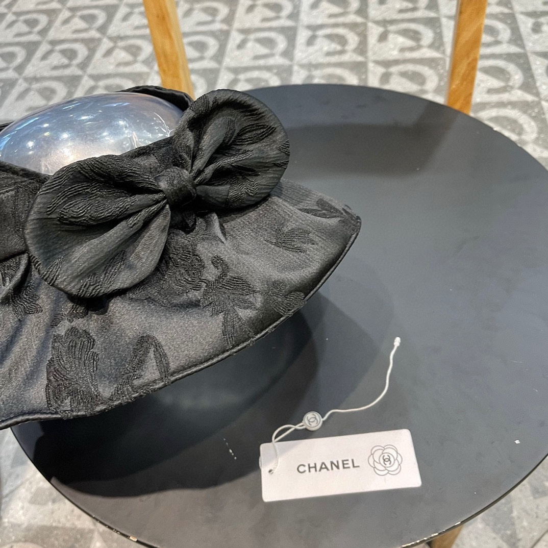 香奈儿 国风面料遮阳帽，蝴蝶结空顶渔夫帽，简约百搭，头围57cm