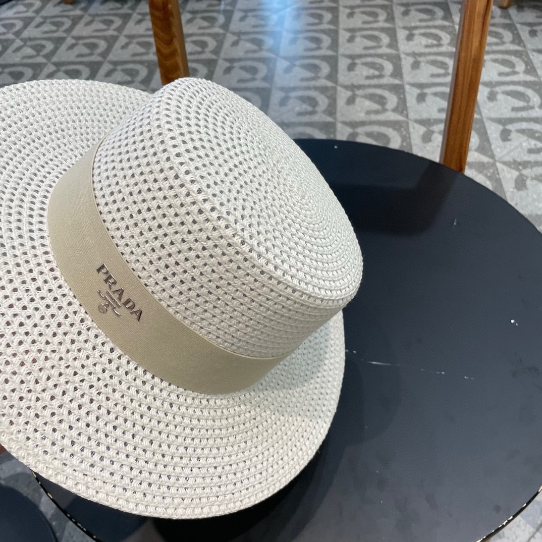  【PRADA普拉达】新款大牌织带镂空平顶草帽，出街必备超好搭配，赶紧入手！