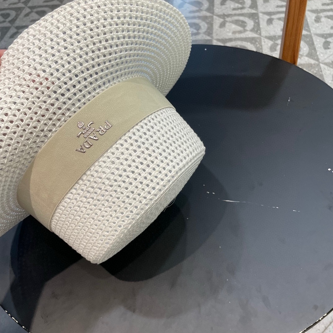  【PRADA普拉达】新款大牌织带镂空平顶草帽，出街必备超好搭配，赶紧入手！