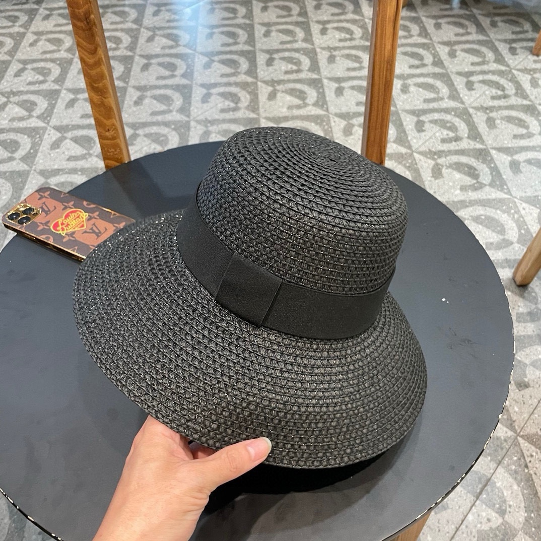 celine赛琳新款镂空草帽，可折叠，轻盈百搭，头围57cm