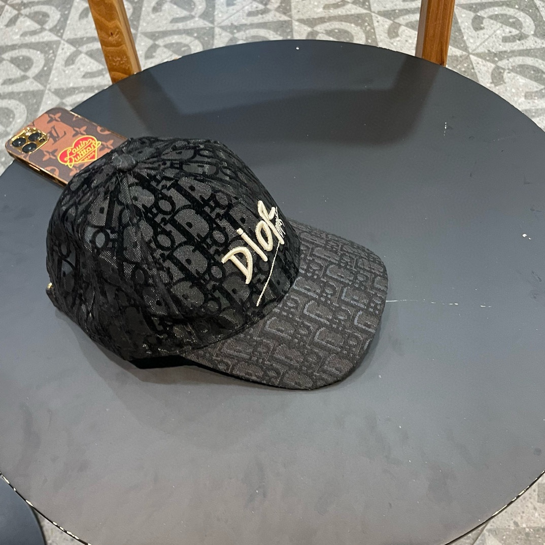  Dior(迪奥)新款原单棒球帽， Dior刺绣，网红明星同款，11开模订制轻盈透气！质量超赞，基础头围