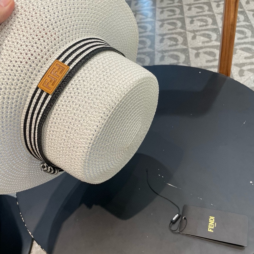 FD芬迪新款草帽，拉菲草制作，拼老花FF面料，名媛必备，头围57cm