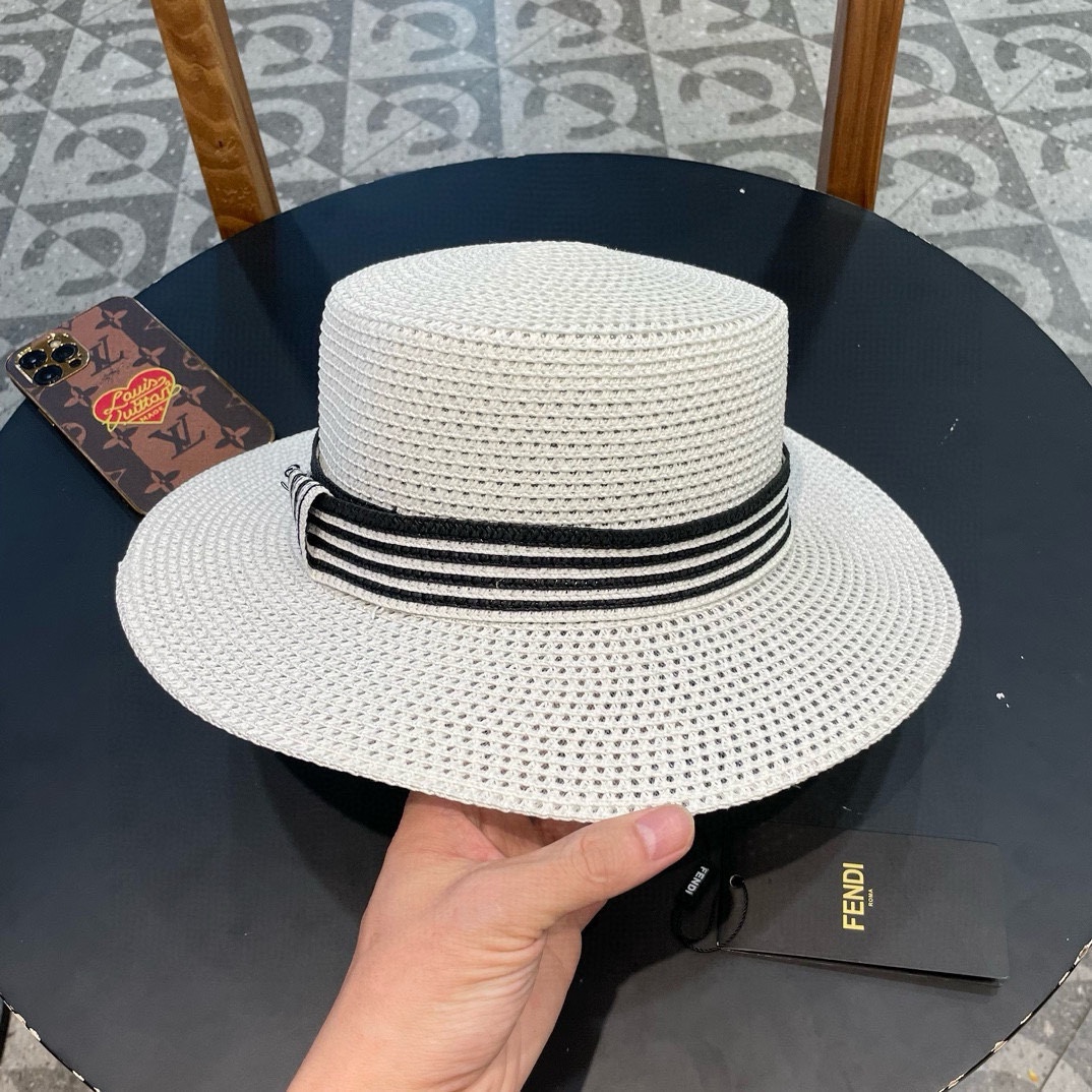 FD芬迪新款草帽，拉菲草制作，拼老花FF面料，名媛必备，头围57cm