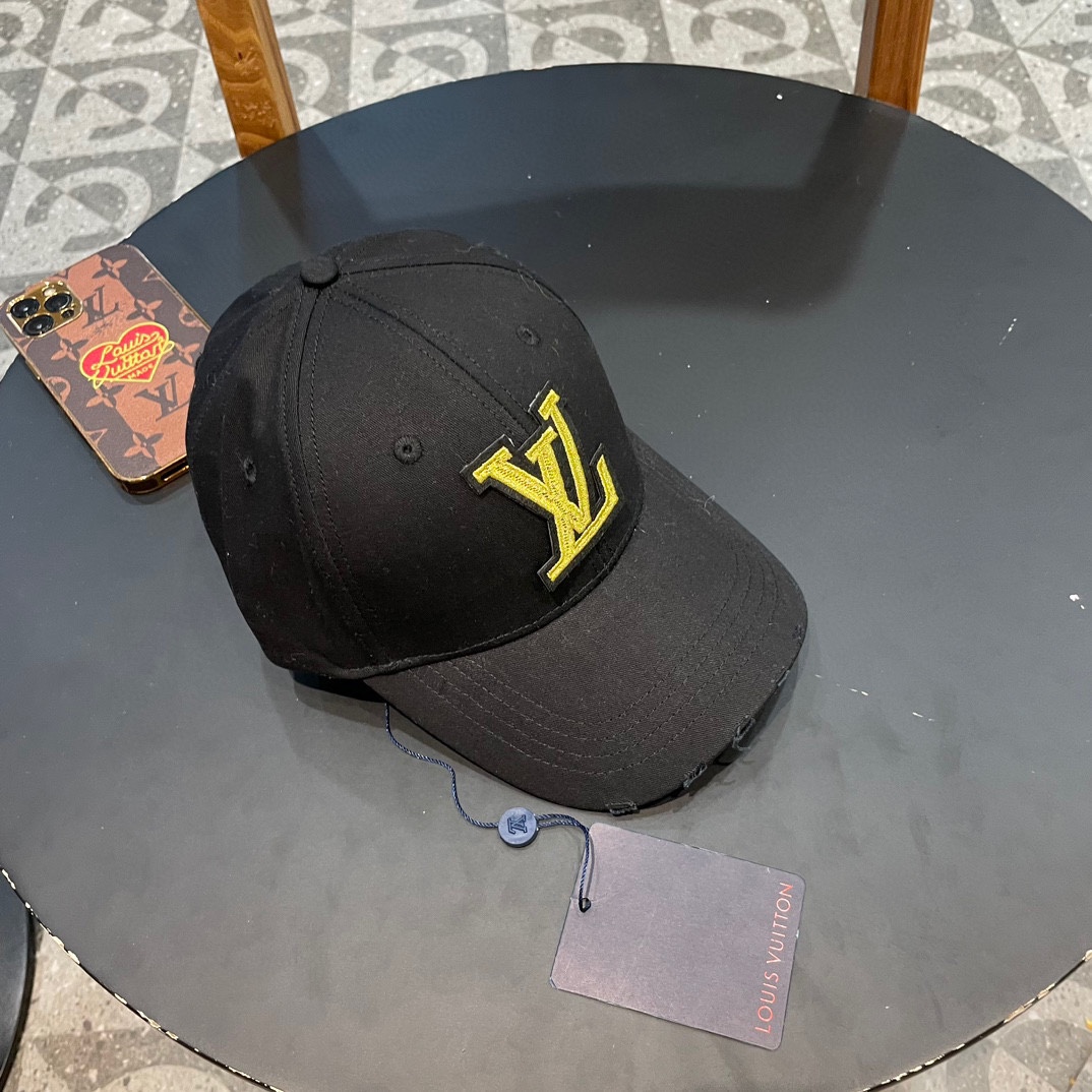 LV路易威登新款原单棒球帽， 暗纹印花，专柜1:1开模订制，原版牛津布料+头层牛皮，纯棉内里，轻盈透气！