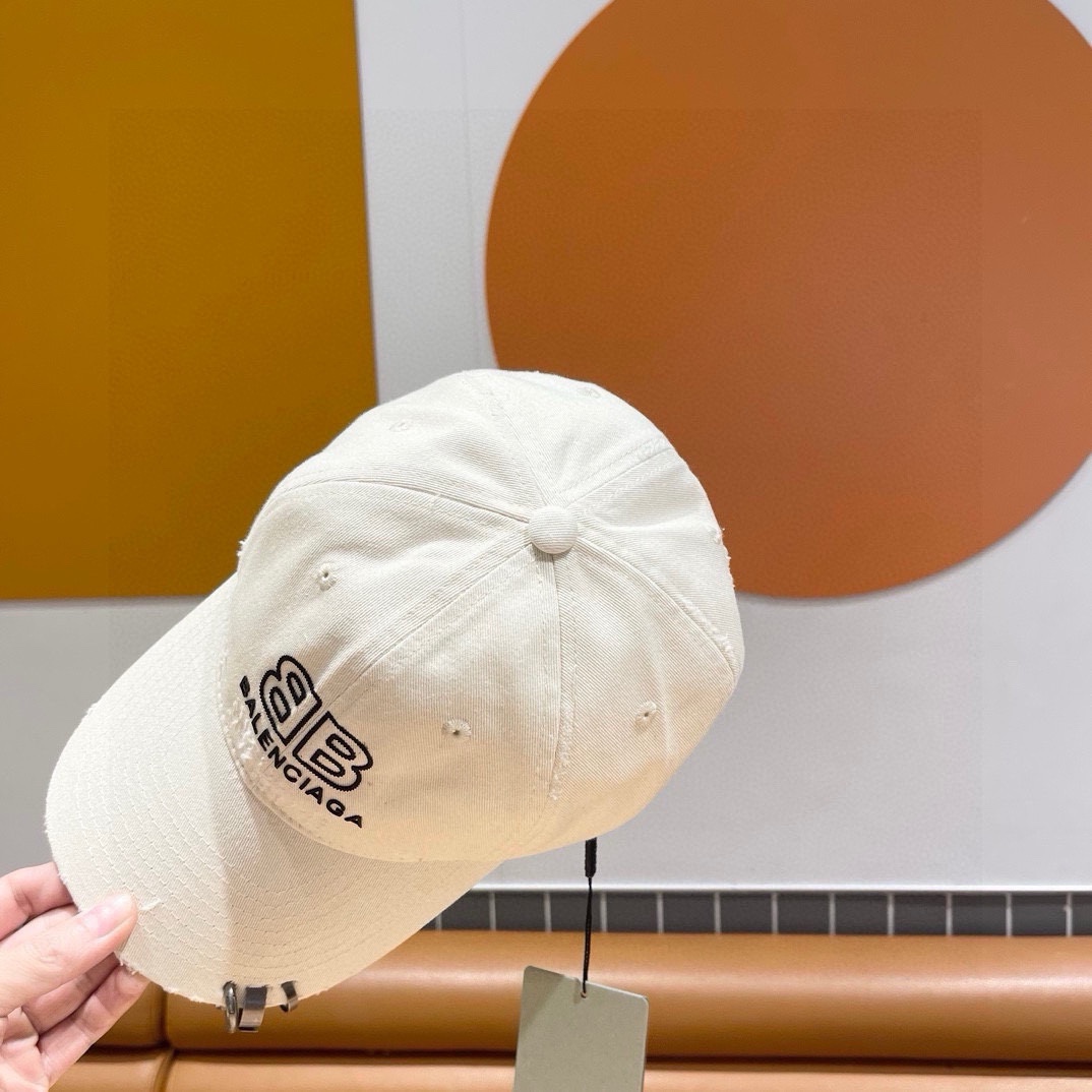    BALENCIAGA巴黎世家🆕春款新款个性棒球帽，高品质透气性巨佳，四季佩戴款
高颜值时尚单品！
