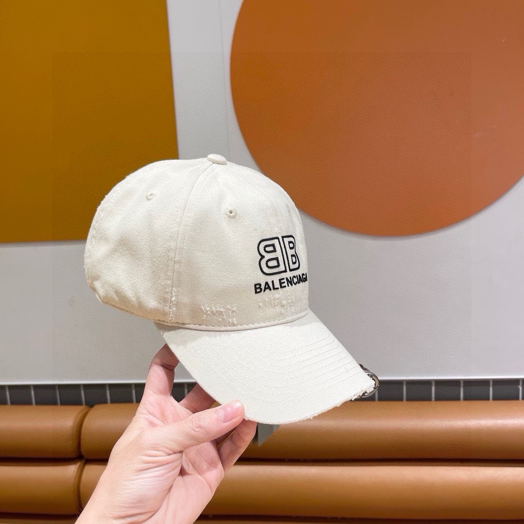    BALENCIAGA巴黎世家🆕春款新款个性棒球帽，高品质透气性巨佳，四季佩戴款
高颜值时尚单品！
