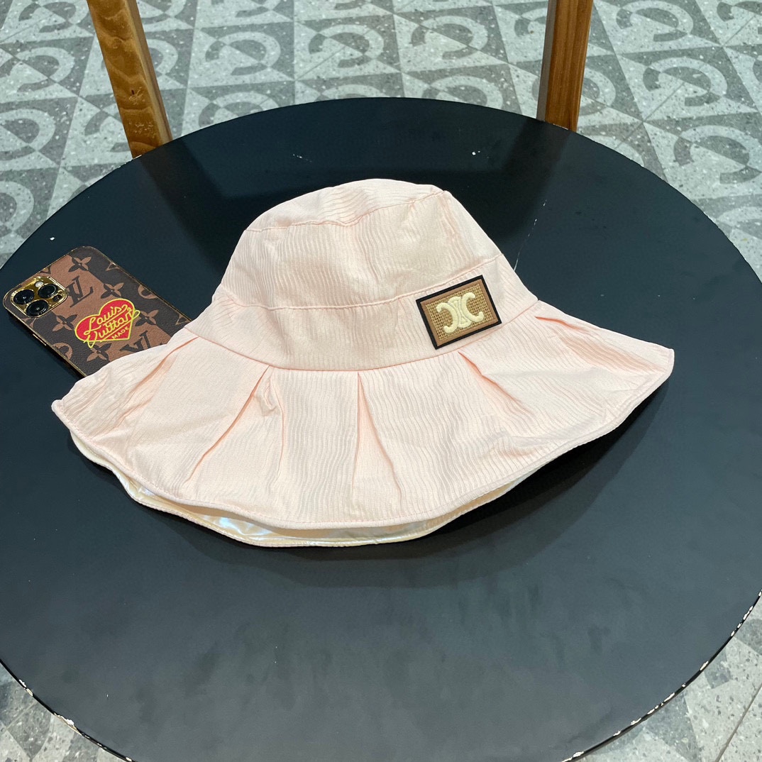 。CELINE塞琳春夏走秀爆款渔夫帽原版定制，简约时尚，搭配同色T恤简直不要太好看头围:56-58cm均