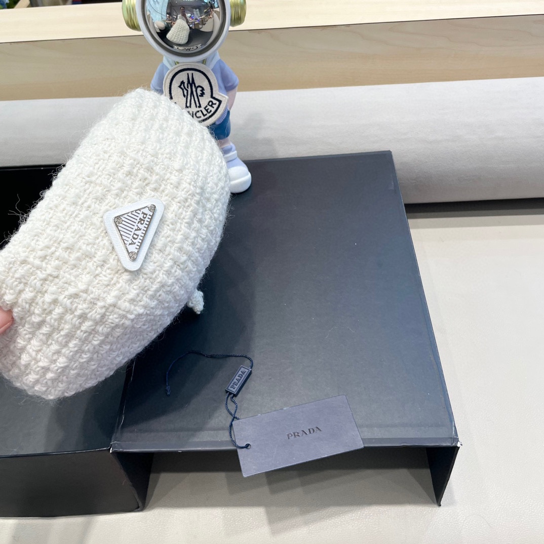 普拉达Prada英伦羊毛贝雷帽子女秋冬季保暖百搭针织毛线画家帽蓓蕾帽日系文艺