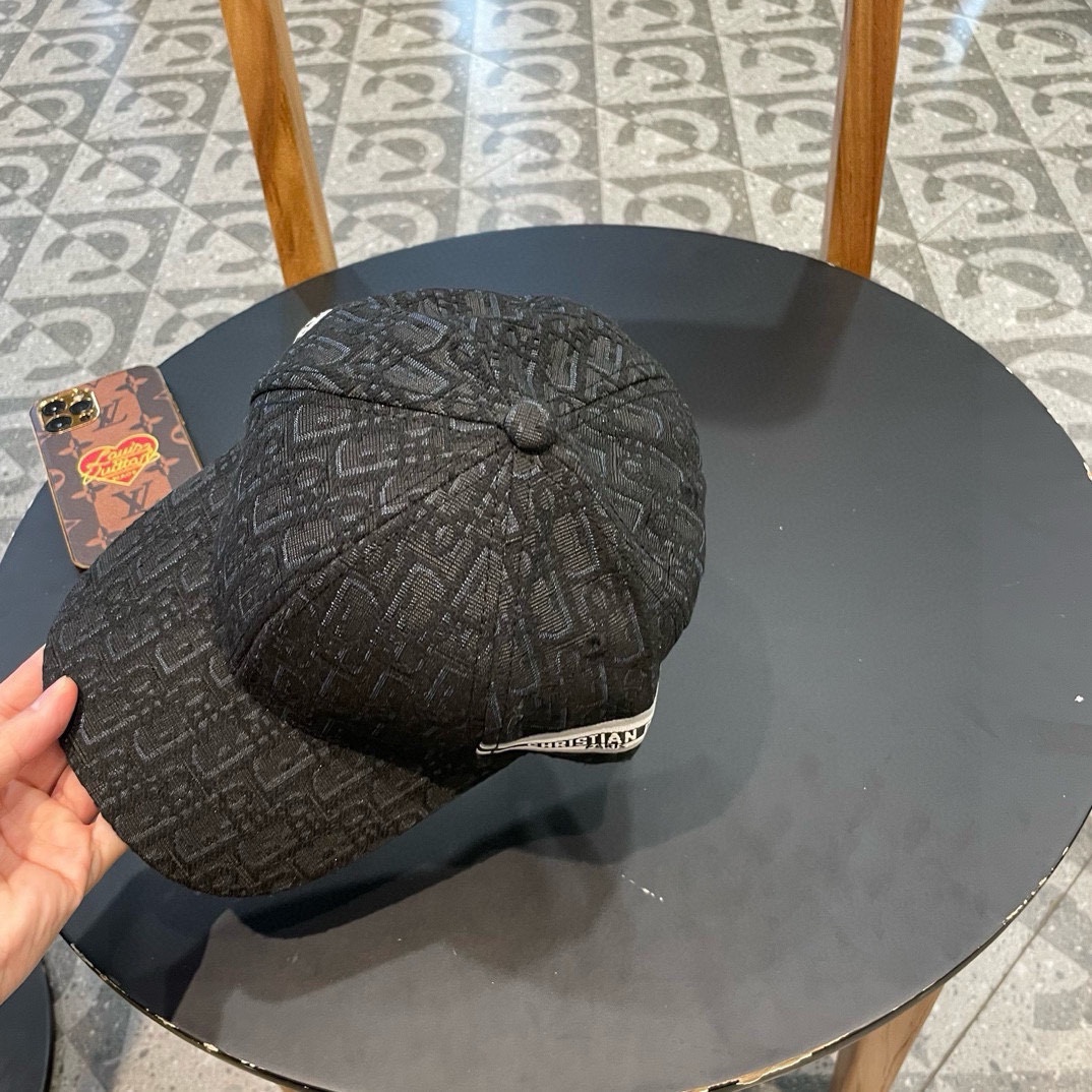  【DIOR迪奥】新款专柜同步刺绣简约棒球帽，爆款，大牌同步，超好搭配，出货！