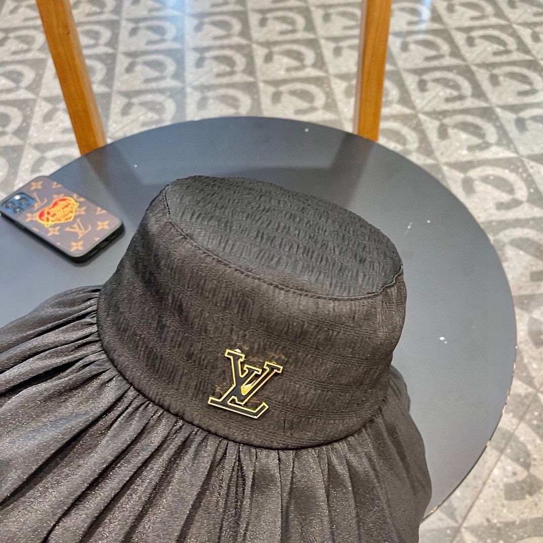  LouisVuitton🧢路易威登新款渔夫帽女夏气质大檐显脸小度假海边沙滩防晒太阳帽