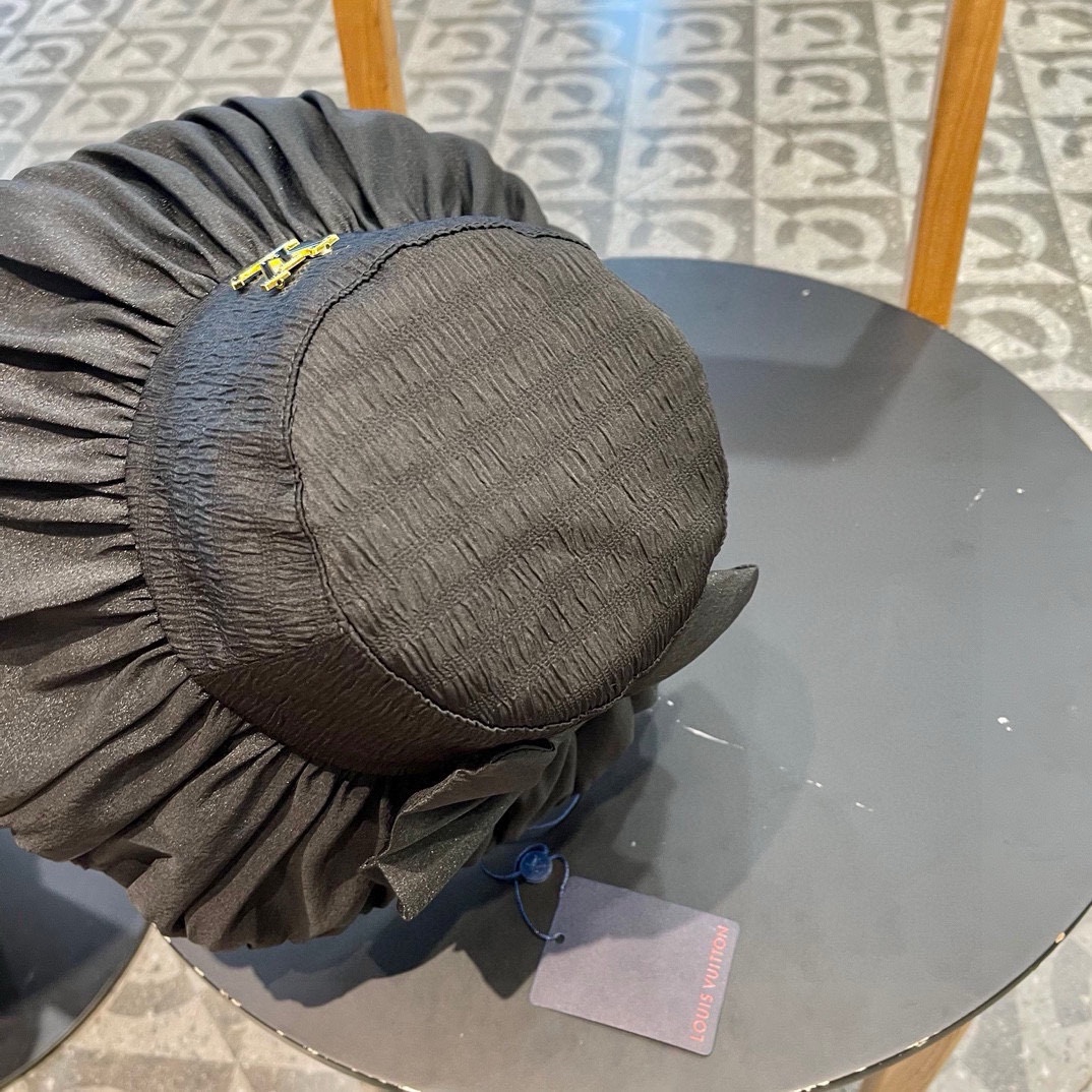  LouisVuitton🧢路易威登新款渔夫帽女夏气质大檐显脸小度假海边沙滩防晒太阳帽