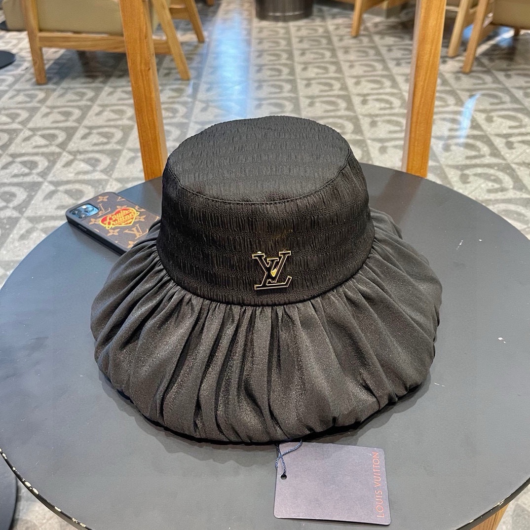  LouisVuitton🧢路易威登新款渔夫帽女夏气质大檐显脸小度假海边沙滩防晒太阳帽