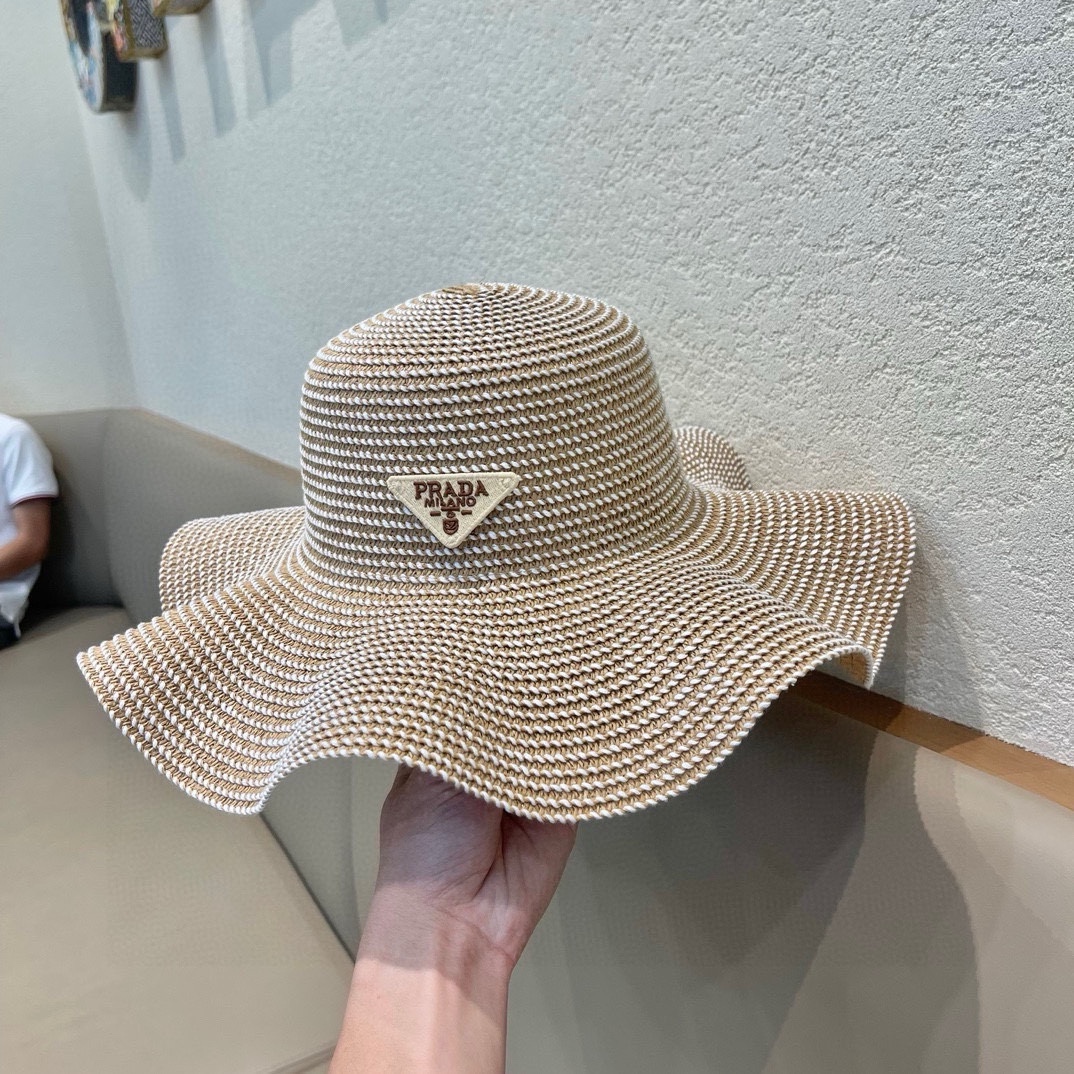   PRADA普拉达荷叶草帽， 重工设计简约百搭款，头围57cm