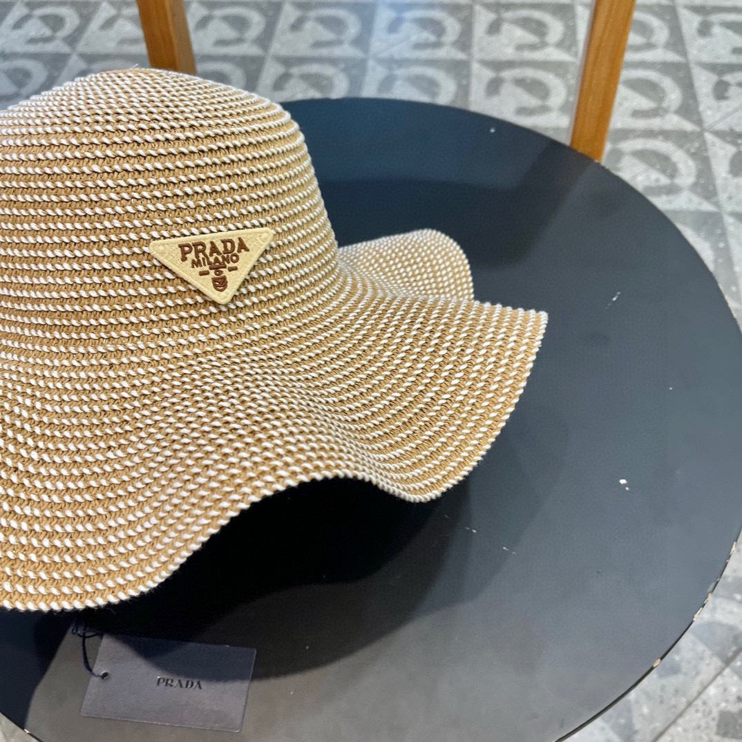   PRADA普拉达荷叶草帽， 重工设计简约百搭款，头围57cm