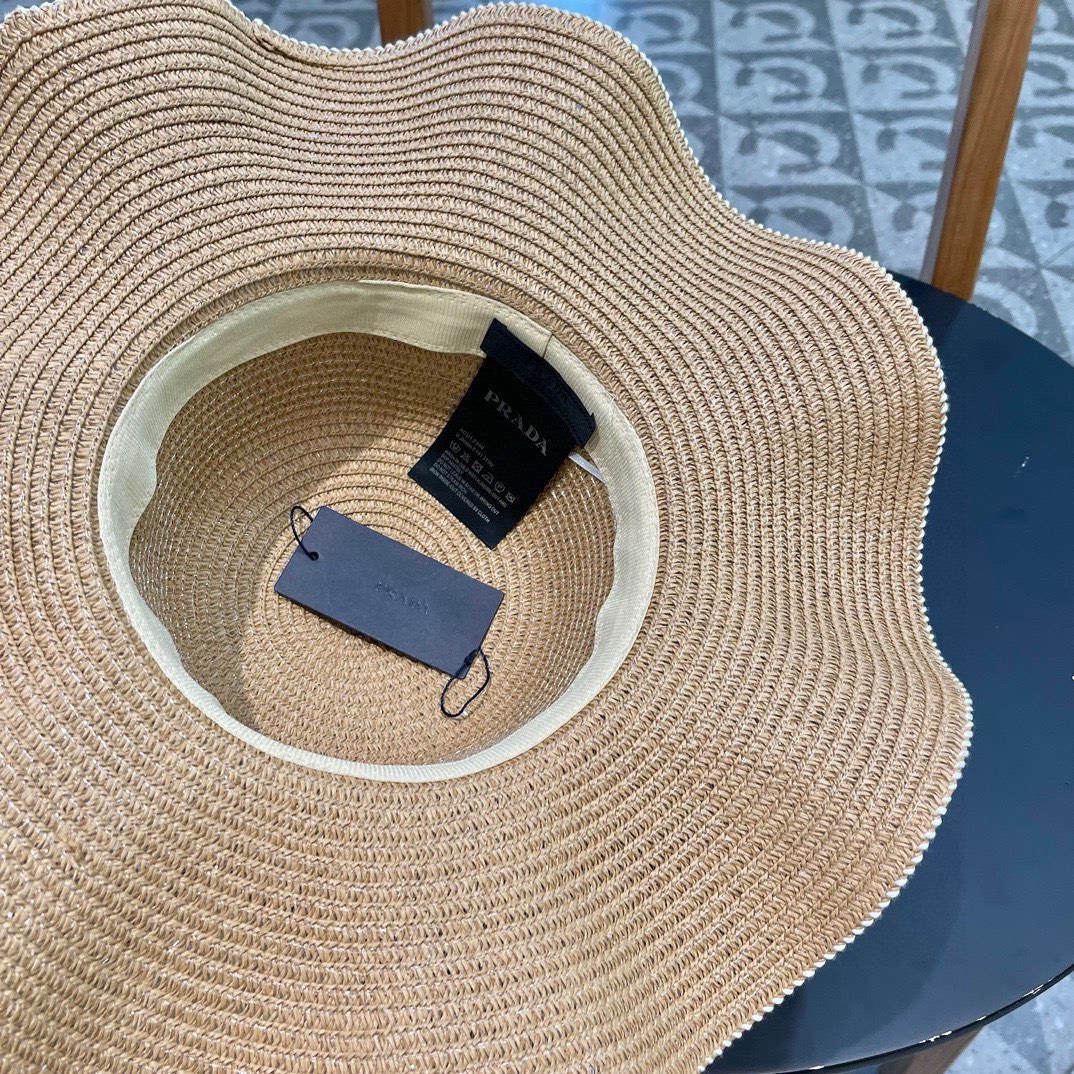   PRADA普拉达荷叶草帽， 重工设计简约百搭款，头围57cm