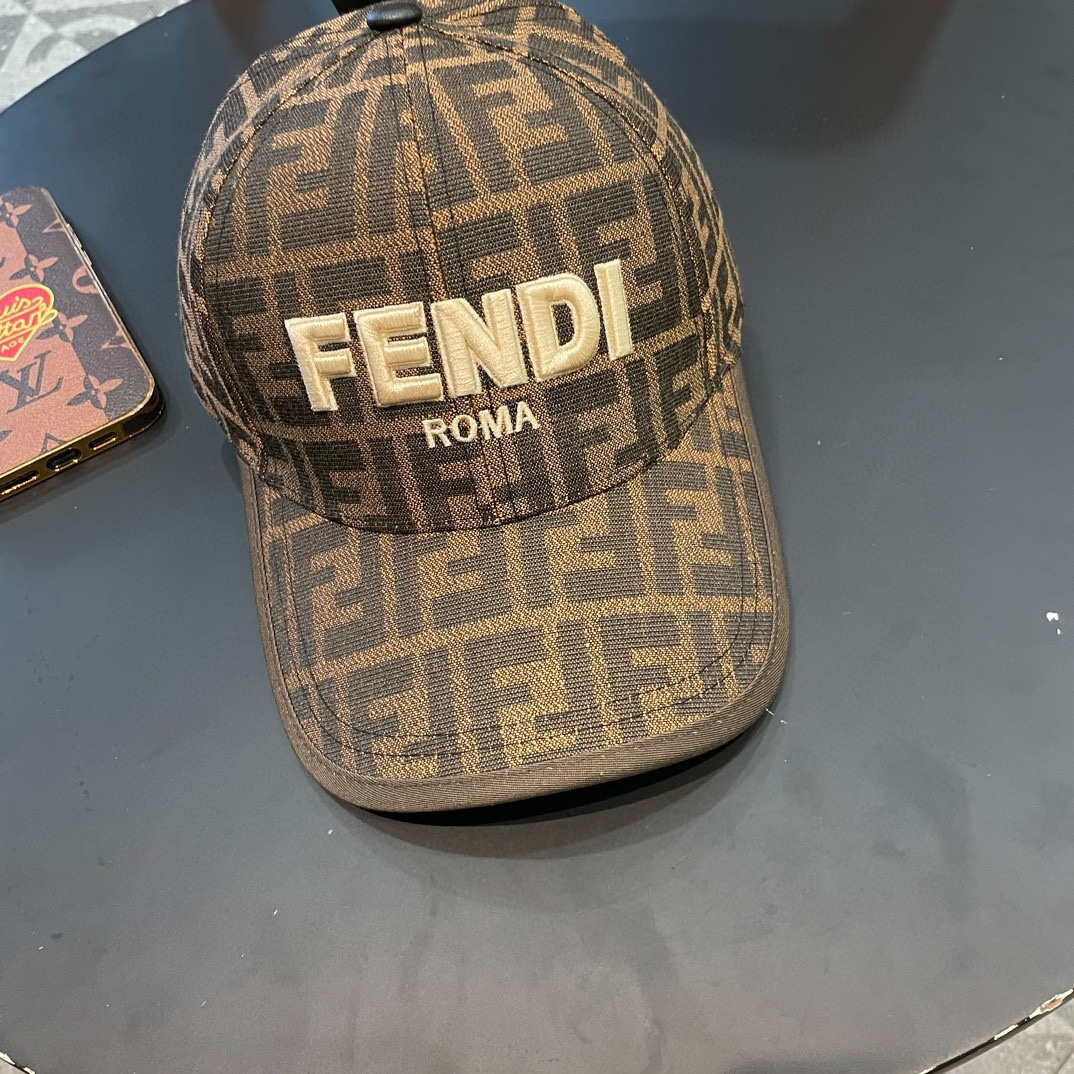  FENDI 芬迪 时装棒球帽新款 流行趋势 喜欢看到收哦 🥰质量超赞哦