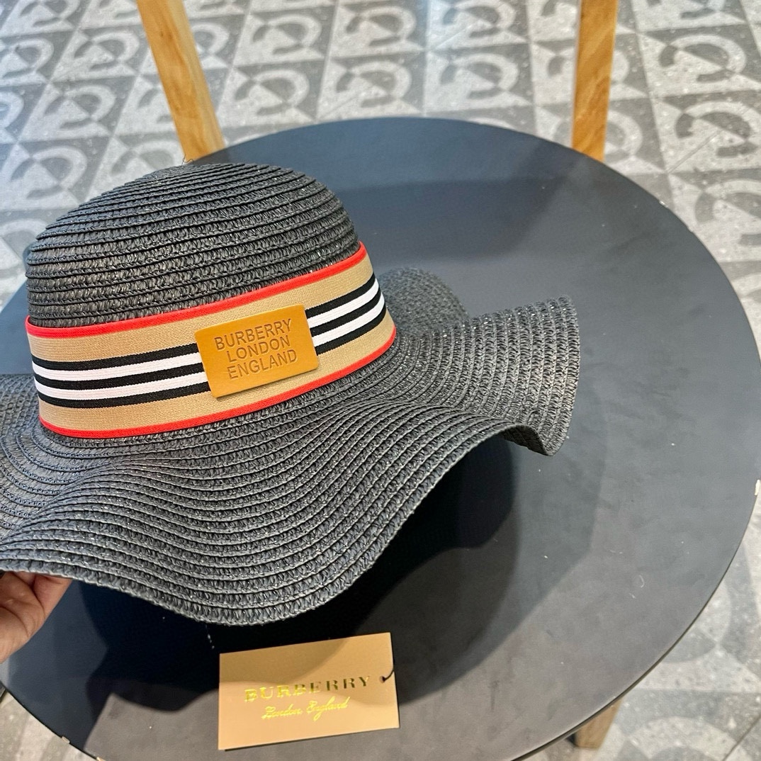   burberry巴宝莉】2024新款小香度假风大沿盆帽草帽，旅行必备，超好搭配，赶紧入手！