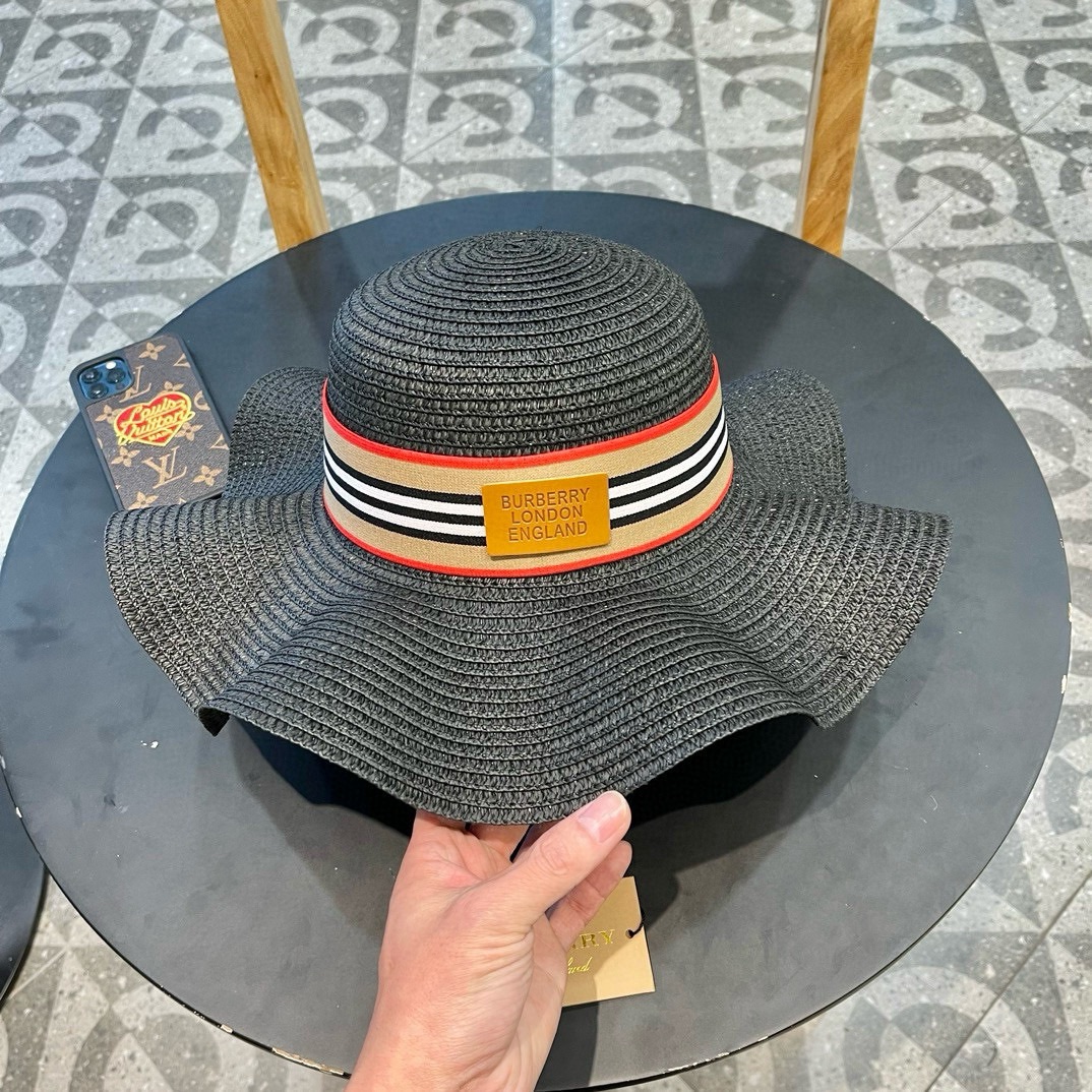   burberry巴宝莉】2024新款小香度假风大沿盆帽草帽，旅行必备，超好搭配，赶紧入手！