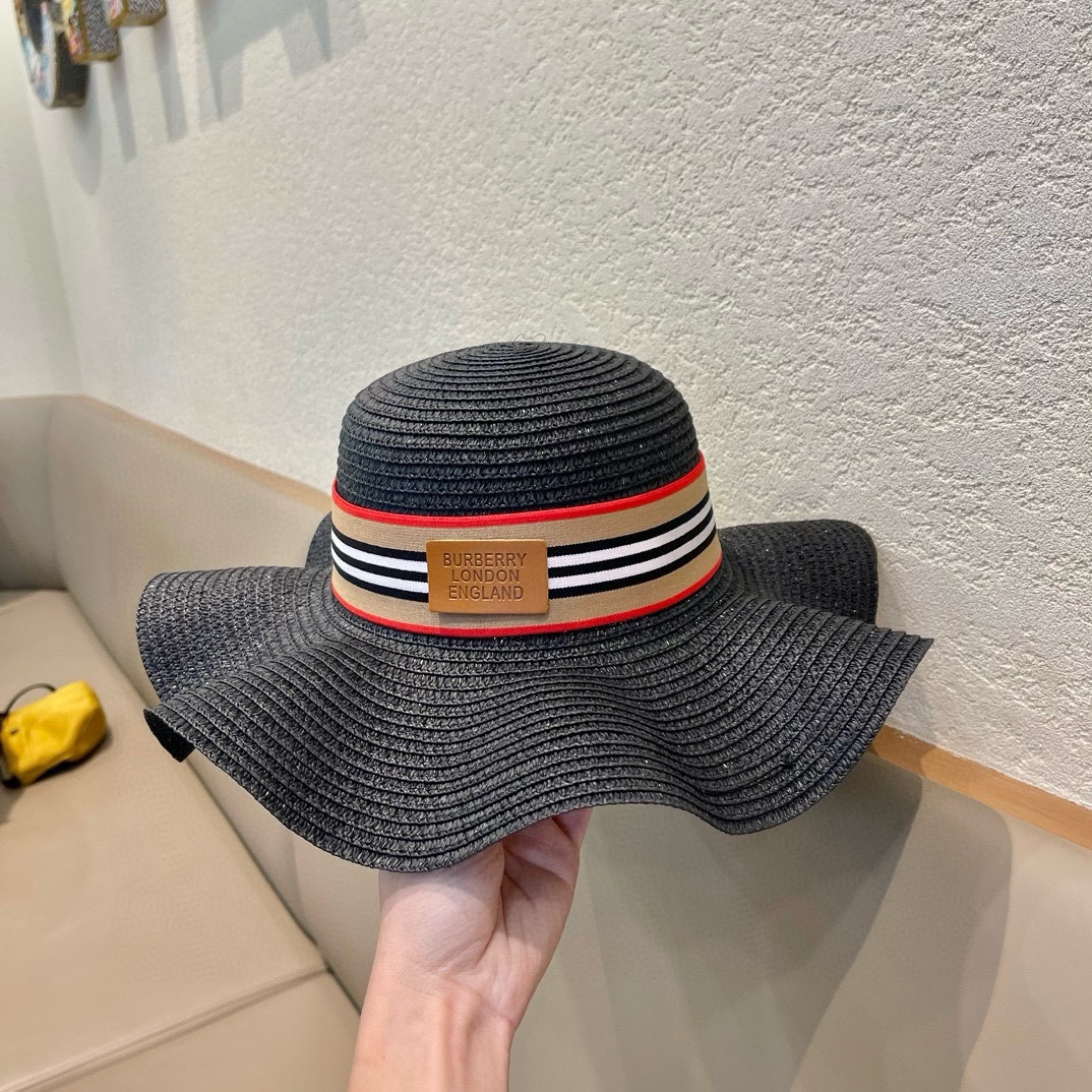   burberry巴宝莉】2024新款小香度假风大沿盆帽草帽，旅行必备，超好搭配，赶紧入手！