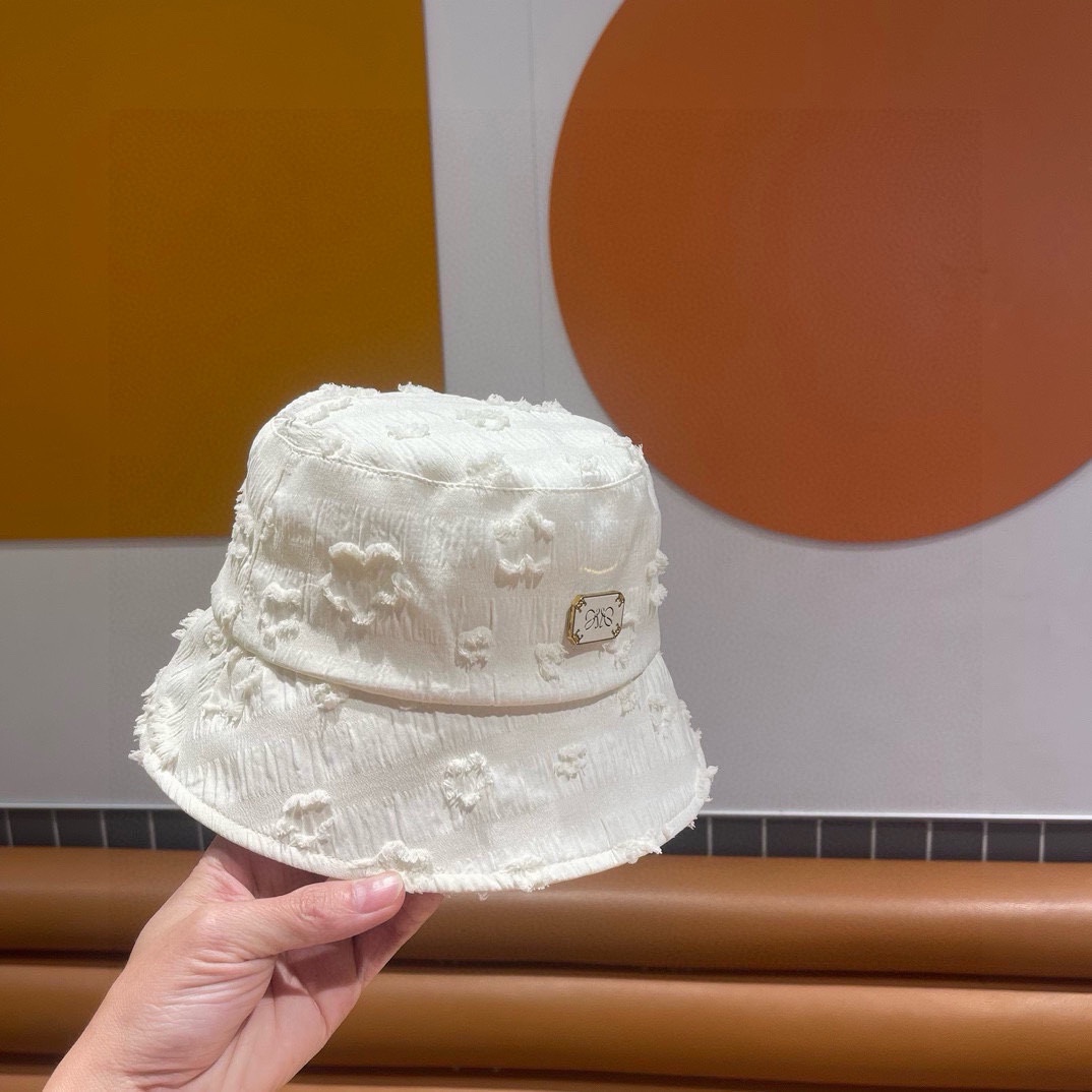  👒罗意威👒LOEWE 新款设计渔夫帽🧢质感超好，外部线条定位标准，做工精细，简约大气低价走