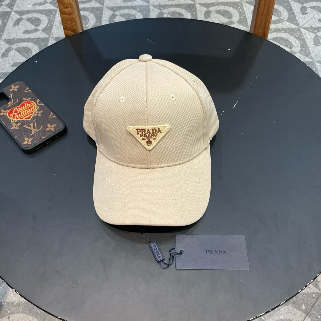 NO:220832,Prada PRADA spring and summer new style embroidered letter baseball cap with super design and refreshing head shape, very good, can modify various head shapes, powerful versatile hats, fisherman hats, baseball hats, knit hats, prada, prada, espadrilles, hats19860909普拉达PRADA春夏新款 刺绣字母棒球帽 设计感超强,让人耳目一新 头型非常好,可以修饰各种头型,实力百搭款帽子渔夫帽棒球帽针织帽,帽子,prada,prada,espadrilles,hats,hat