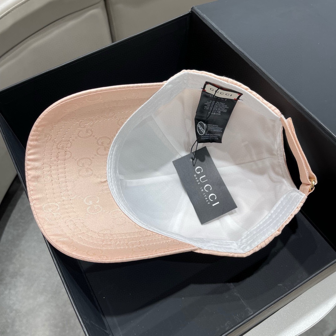 
【GUCCI古奇刺绣棒球帽🧢，专柜新款简约很潮！休闲运动款，经典制作，超级好搭衣服！