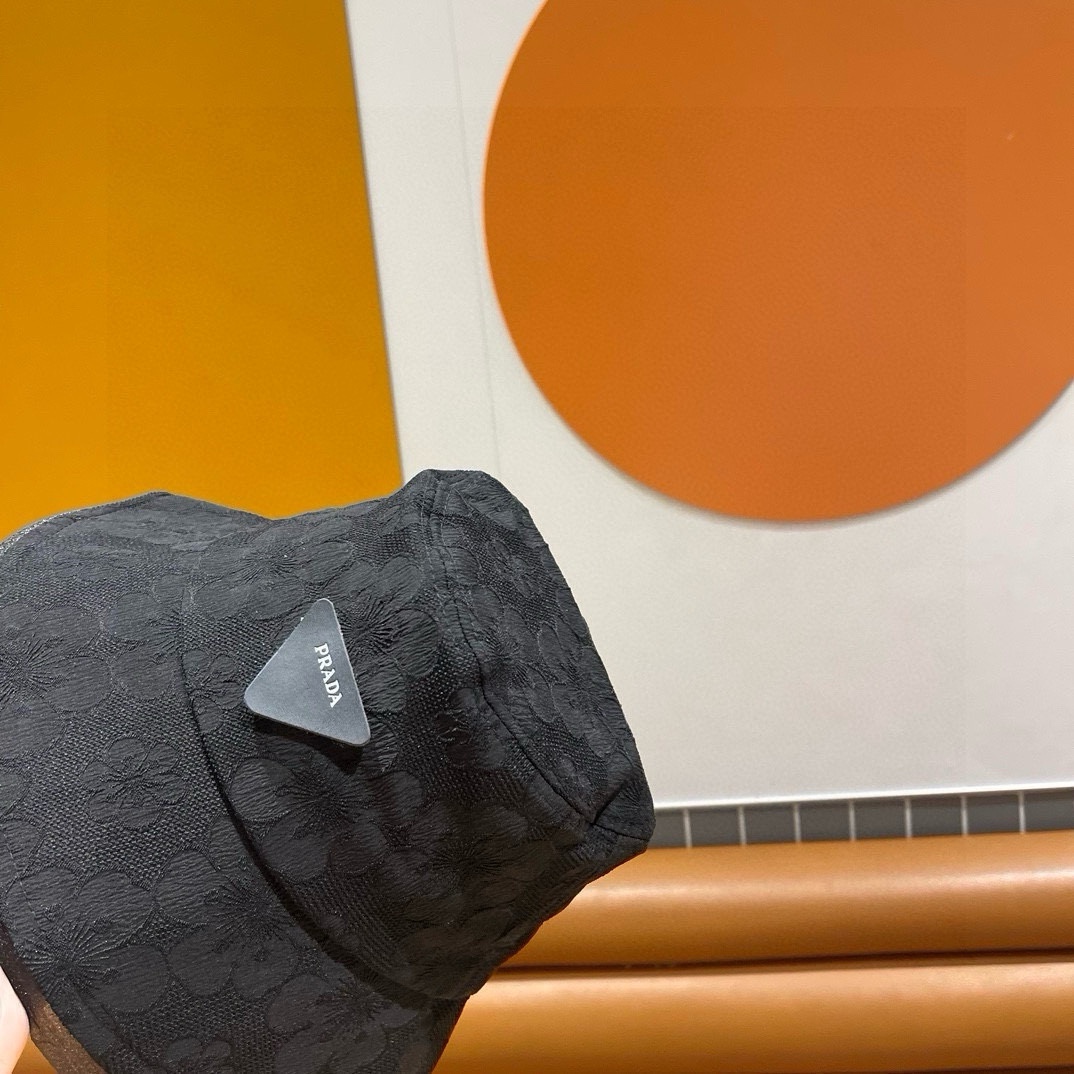    普拉达Prada 早春新款渔夫帽 全新立体，精致无暇！做工细致，独家实物拍摄 男女通用