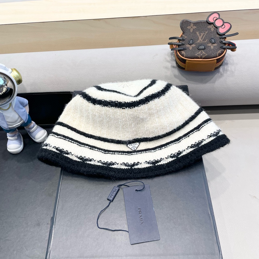   普拉达Prada新款韩版条纹渔夫帽子女素颜百搭显脸小粗纹针织水桶帽冬季盆帽