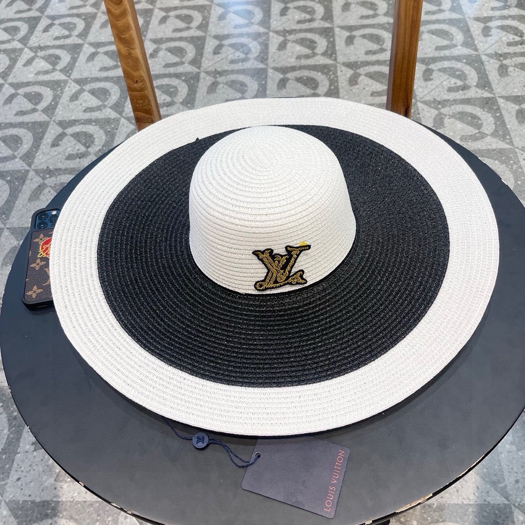  LV 路易威登2025新款草编遮阳大帽檐草帽🤩沙滩风格，简约大方，百搭单品～外出首选，新款帽型超美腻，